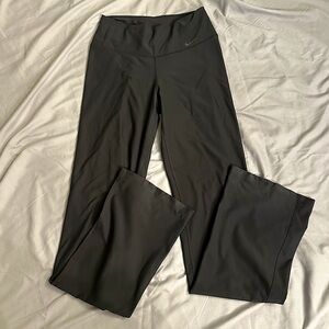Nike - Bootcut Legend Pants - Black - Sz: XS